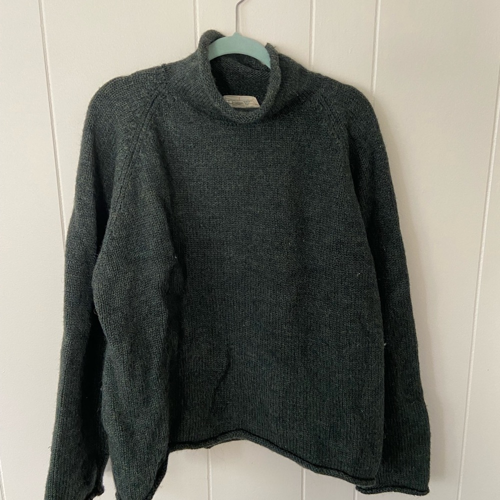 Forest green turtle neck wool sweater